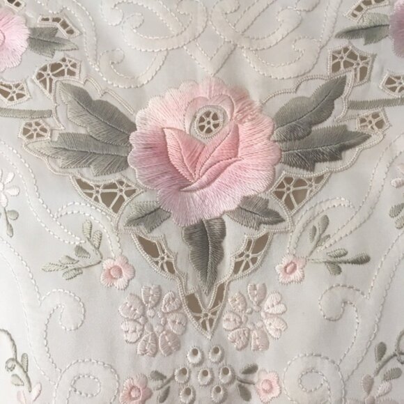 Exquisite Vintage Hand Embroidered Pink Roses Pure Silk Blouse - Picture 4 of 6